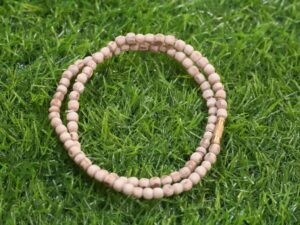 Gol Danna Kanthi Mala